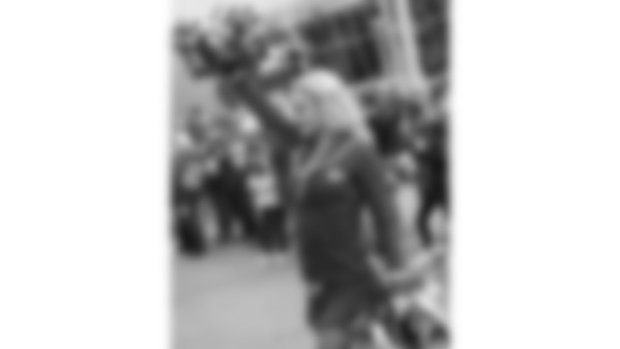 008_2019_GB_Cheer