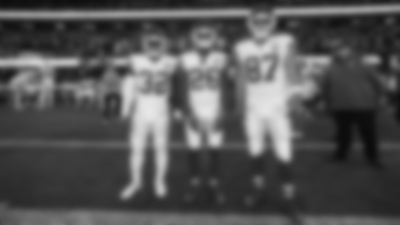 Kansas City Chiefs face off against the Los Angeles Chargers at SoFi Stadium on November 20, 2022 in Los Angeles, California