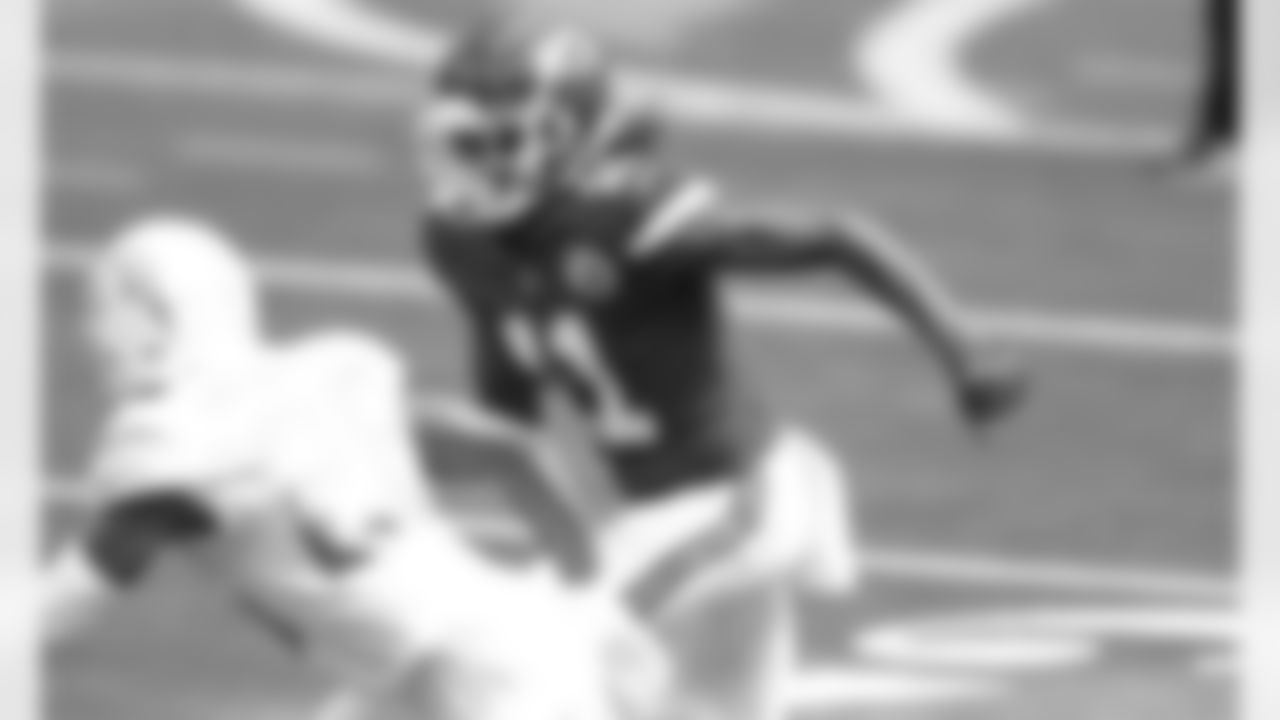 Kansas City Chiefs wide receiver Demarcus Robinson (11) during the game between the Kansas City Chiefs and the Los Angeles Chargers at SoFi Stadium on September 20, 2020