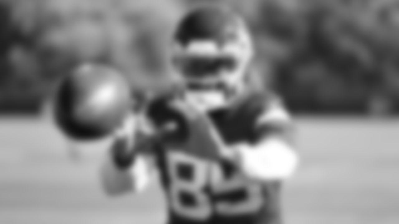 Kansas City Chiefs wide receiver Marcus Kemp (85) practices catching after practice on Thursday, October 13, 2022.
