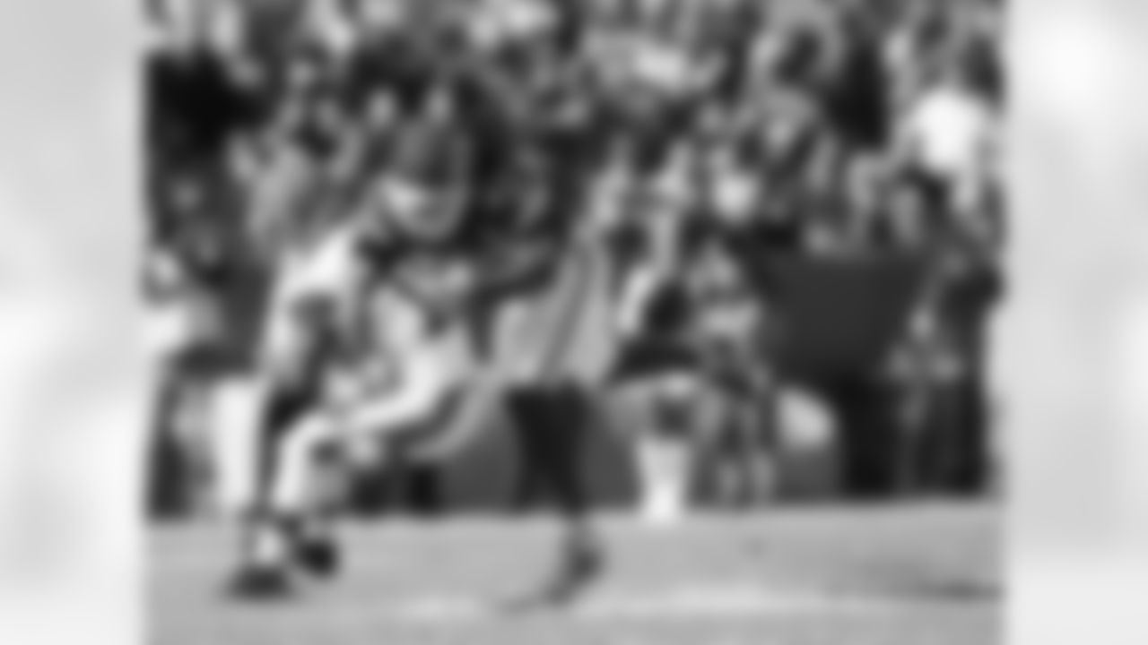 The best photos from the Chiefs' 9-0 season.