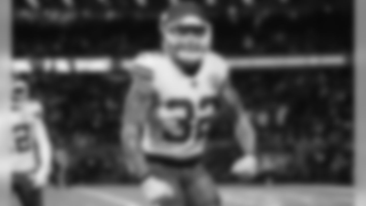 Kansas City Chiefs Safety Tyrann Mathieu (32) during the game between the Kansas City Chiefs and the Chicago Bears at Soldier Field on December 22, 2019.