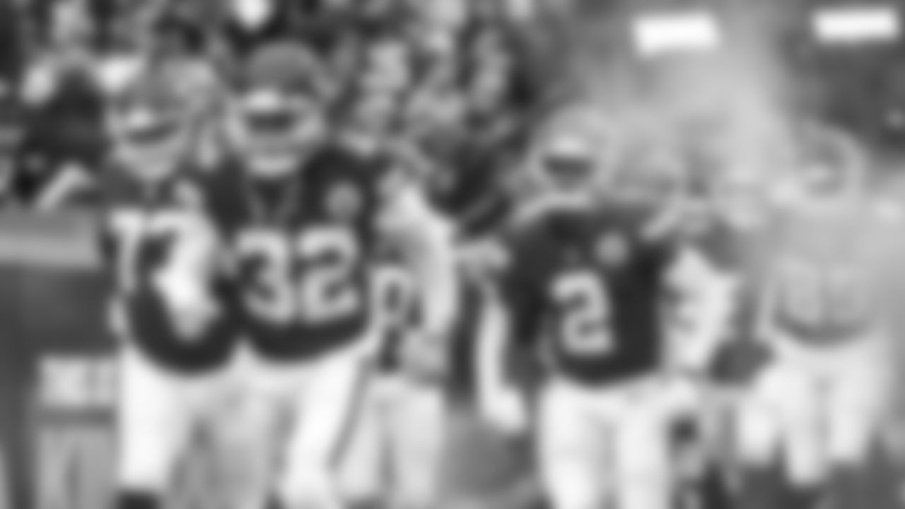 Kansas City Chiefs free safety Tyrann Mathieu (32) prior to an NFL football game against the Pittsburgh Steelers, Sunday, December 26, 2021 in Kansas City.