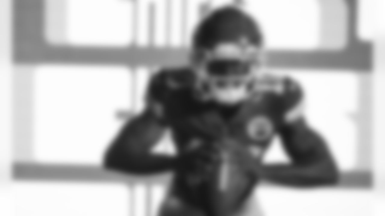 Kansas City Chiefs wide receiver Tyreek Hill (10) during the Kansas City Chiefs Media Production Day 2021.