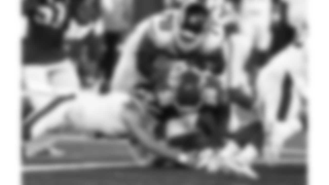 Kansas City Chiefs defensive end Tershawn Wharton (98) recovers a fumble during the regular season Week 4 NFL Football Game on Sunday, October 1, 2023 at MetLife Stadium in East Rutherford, NJ.