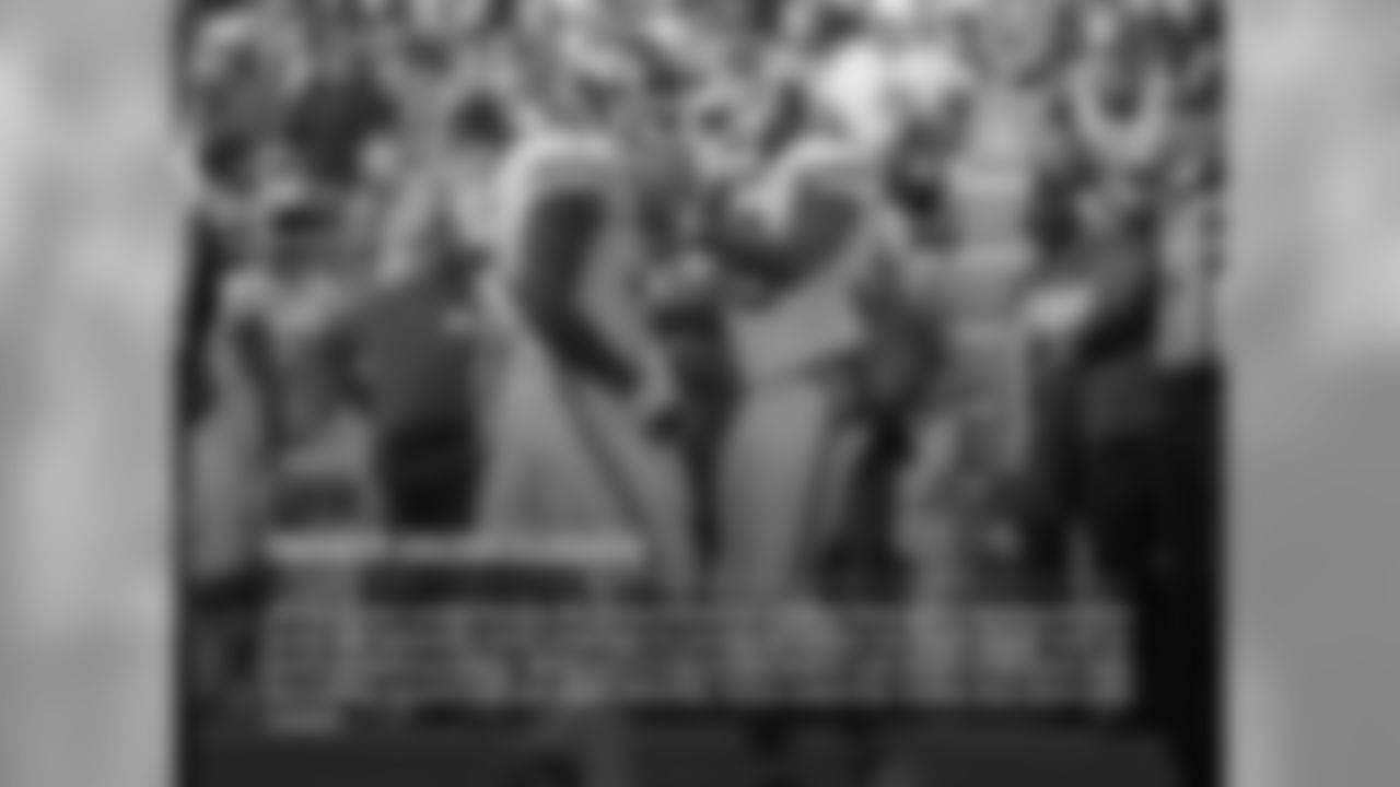PARKER SACKS CLAUSEN: DB Ron Parker sacked Ravens QB Jimmy Clausen for a loss of three yards, marking his sixth career QB takedown, which ranks tied for second all time in the Chiefs record book for sacks by adefensive back. Parker has 4.0 sacks this season, and all 6.0 of his sacks have been during his time with the Chiefs (2013-15). Parker added four tackles (two solo) in the contest.