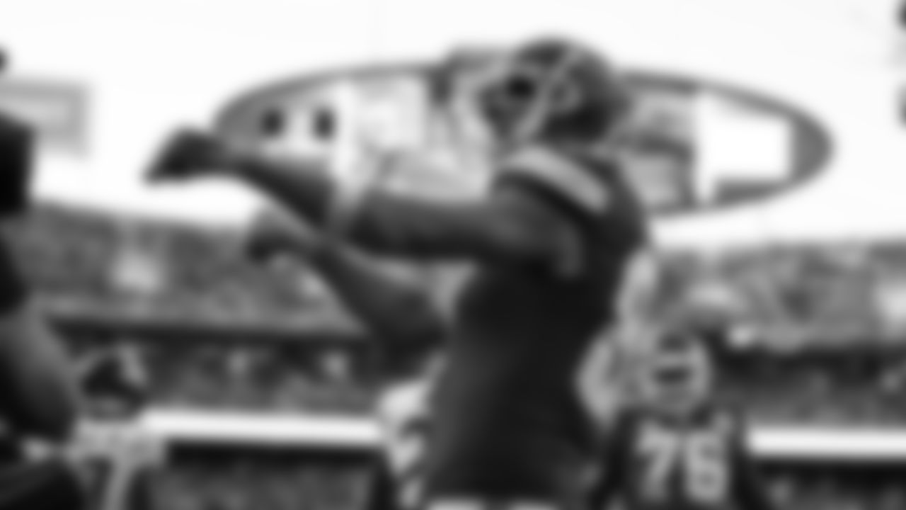 The Kansas City Chiefs face off against the Chicago Bears at GEHA Field at Arrowhead Stadium on September 24, 2023.