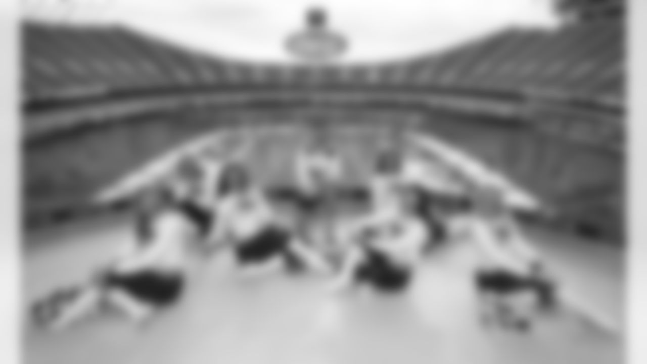 013-2020_PanthersCheer