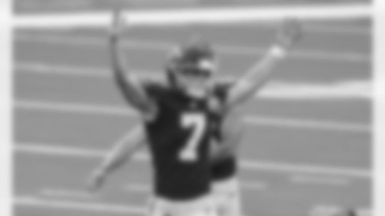 Kansas City Chiefs Kicker Harrison Butker (7) celebrates a game winning kick against the Los Angeles Chargers on Sunday September 20, 2020.