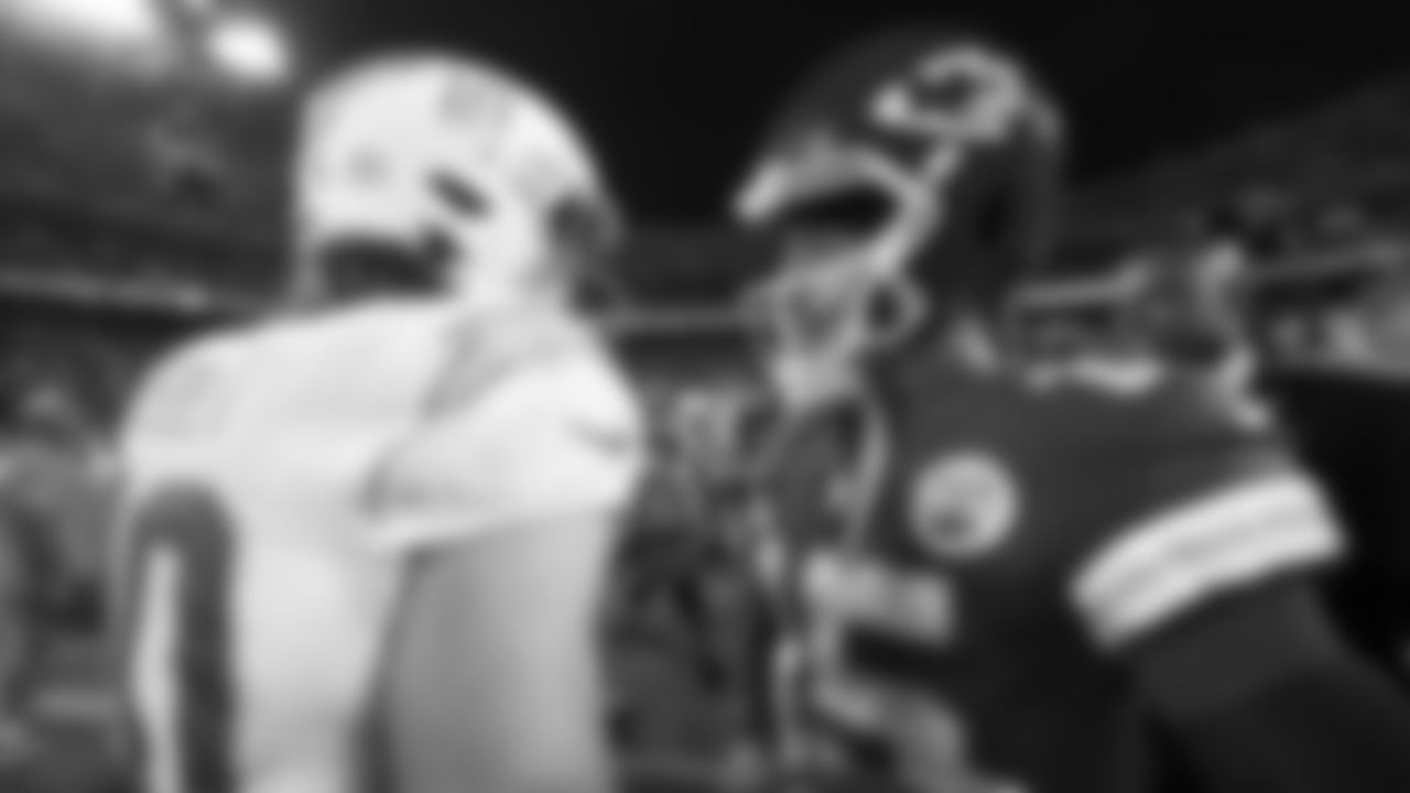Kansas City Chiefs face off against the Los Angeles Chargers on GEHA Field at Arrowhead Stadium on September 15th, 2022.