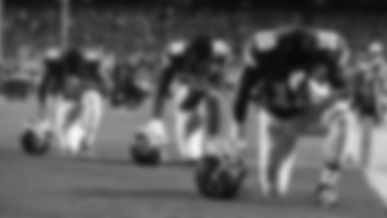 Kansas City Chiefs running back Isiah Pacheco (10) takes a knee for a pryer prior to an NFL football game against the Tennessee Titans, Sunday November 6, 2022