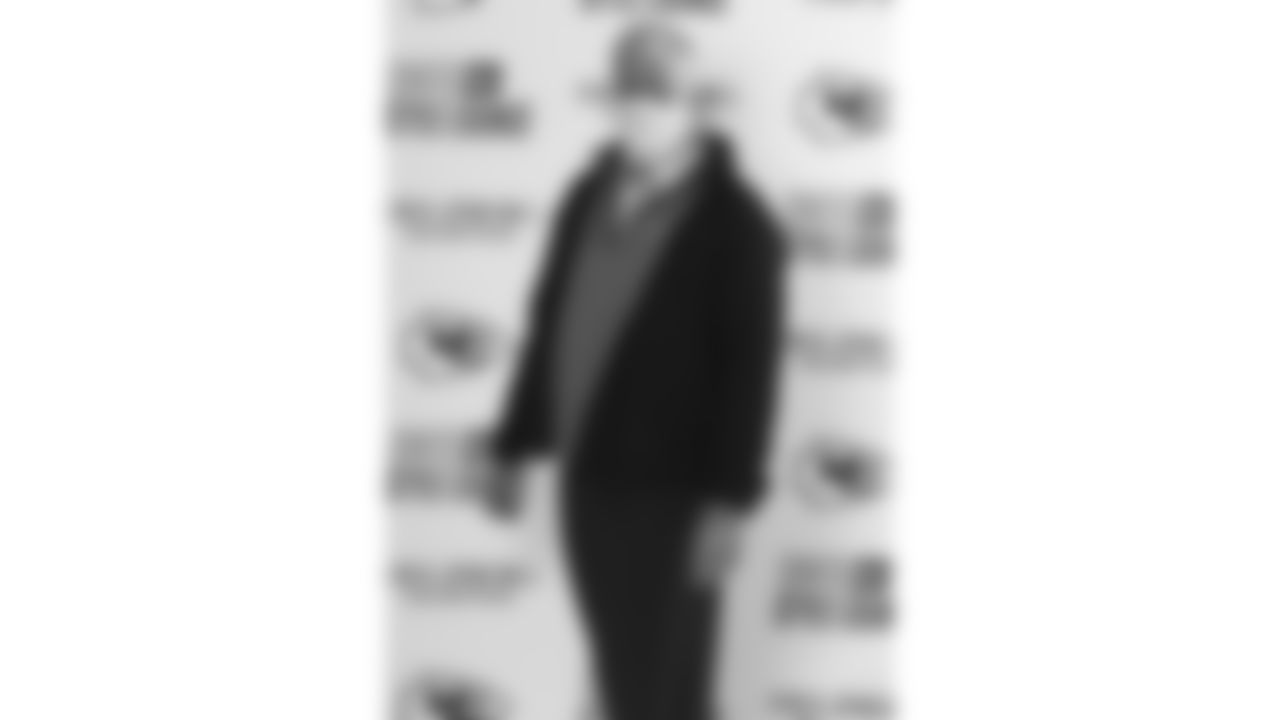 046-2020_ChiefsStyleLounge