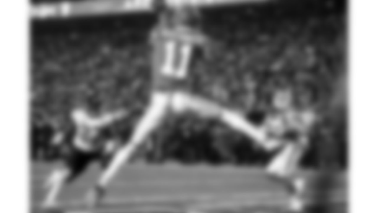 Kansas City Chiefs wide receiver Marquez Valdes-Scantling (11) makes a catch for a touchdown during an NFL football game against the Jacksonville Jaguars, Saturday January 21, 2023 in Kansas City.