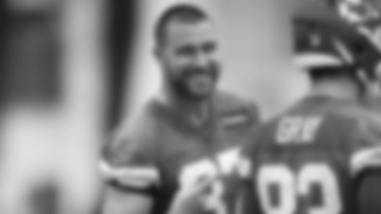 Kansas City Chiefs tight end Travis Kelce (87) during practice on Wednesday May 25, 2002
