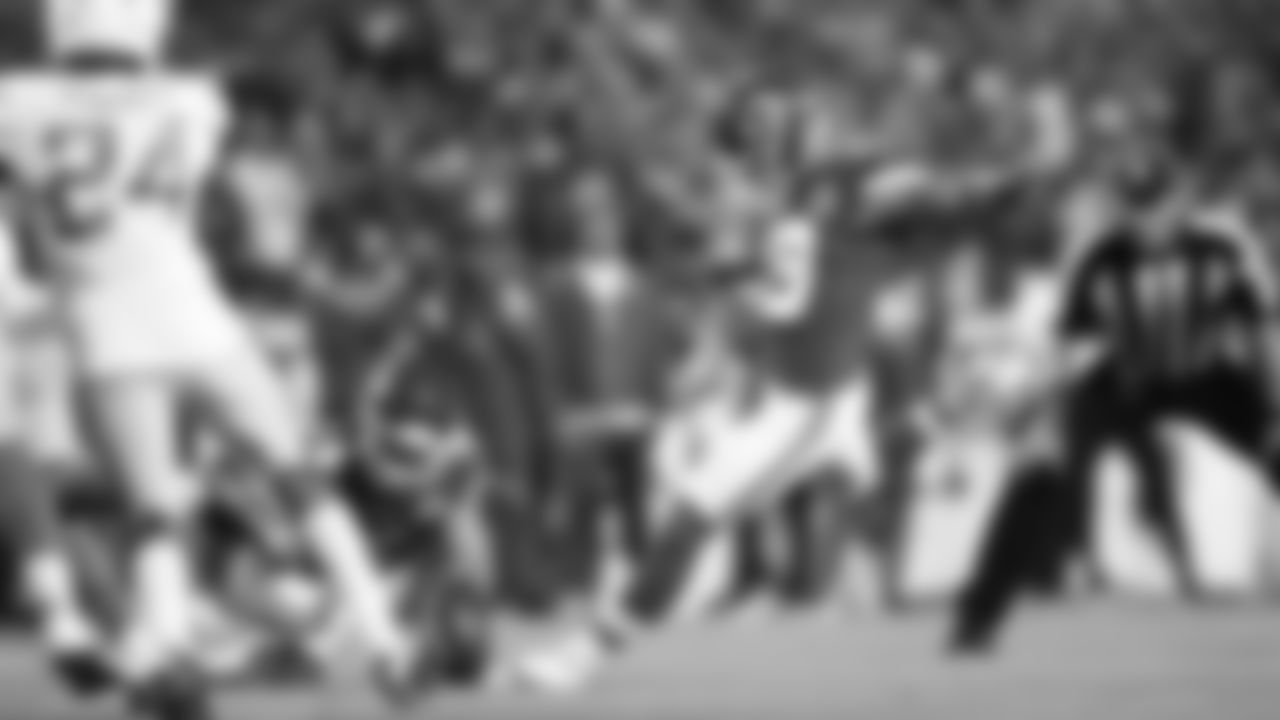 Kansas City Chiefs face off against the Los Angeles Chargers on GEHA Field at Arrowhead Stadium on September 15th, 2022.