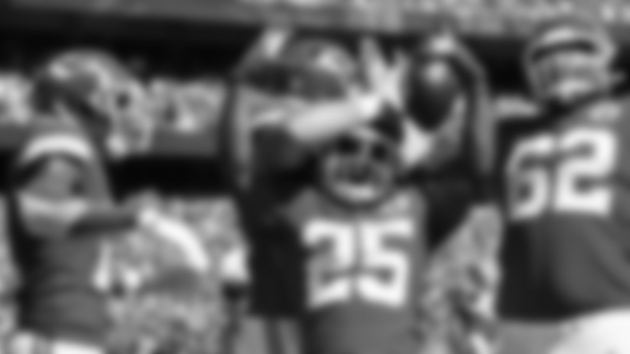 Kansas City Chiefs vs Los Angeles Chargers at GEHA Field at Arrowhead Stadium in Kansas City, MO on September 26, 2021