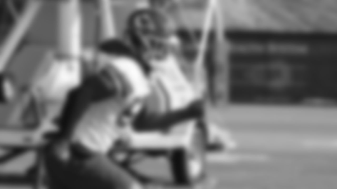 Kansas City Chiefs inside linebacker Anthony Hitchens (53) at practice in preparation for week ten against the Las Vegas Raiders.