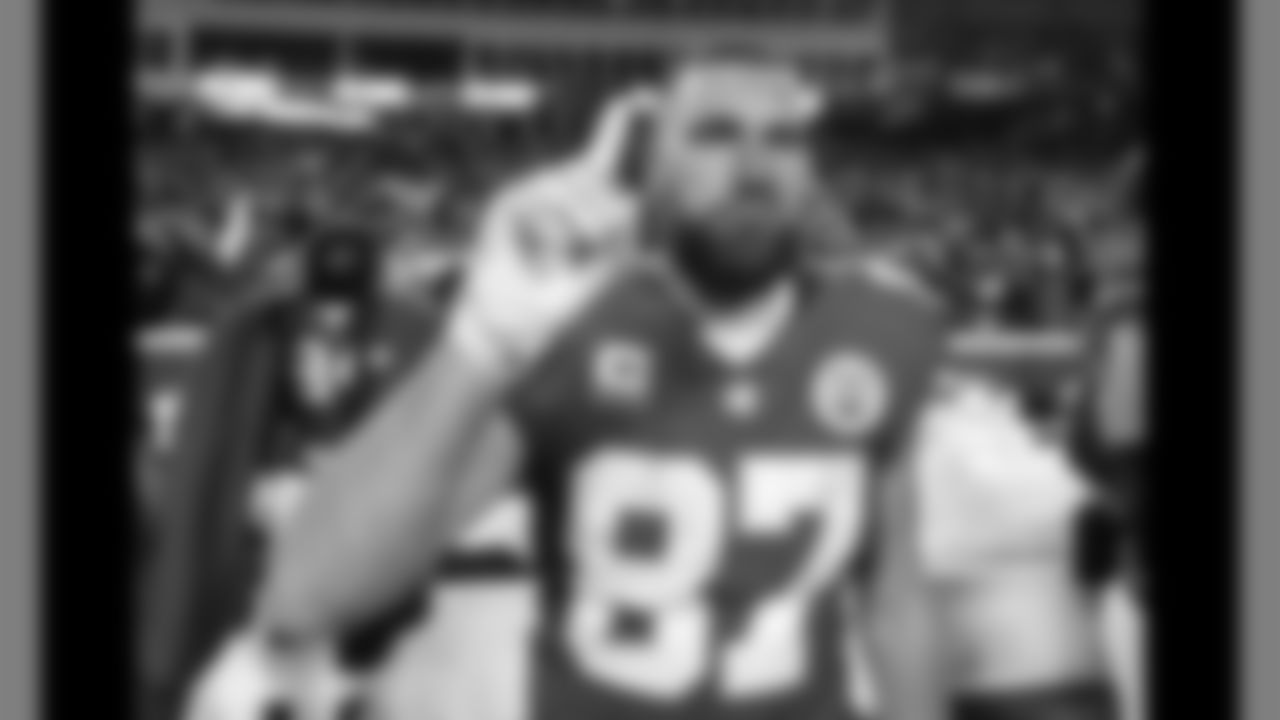 Kansas City Chiefs tight end travis Kelce (87) during the game against the Indianapolis Colts Divisional Playoff Game at Arrowhead Stadium on January 12, 2019