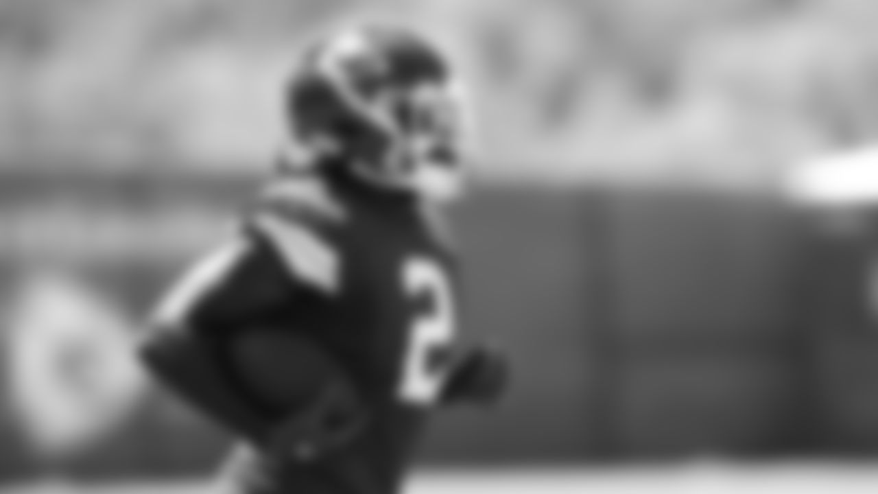 Kansas City Chiefs running back Ronald Jones (2) during practice on Tuesday August 30, 2022.