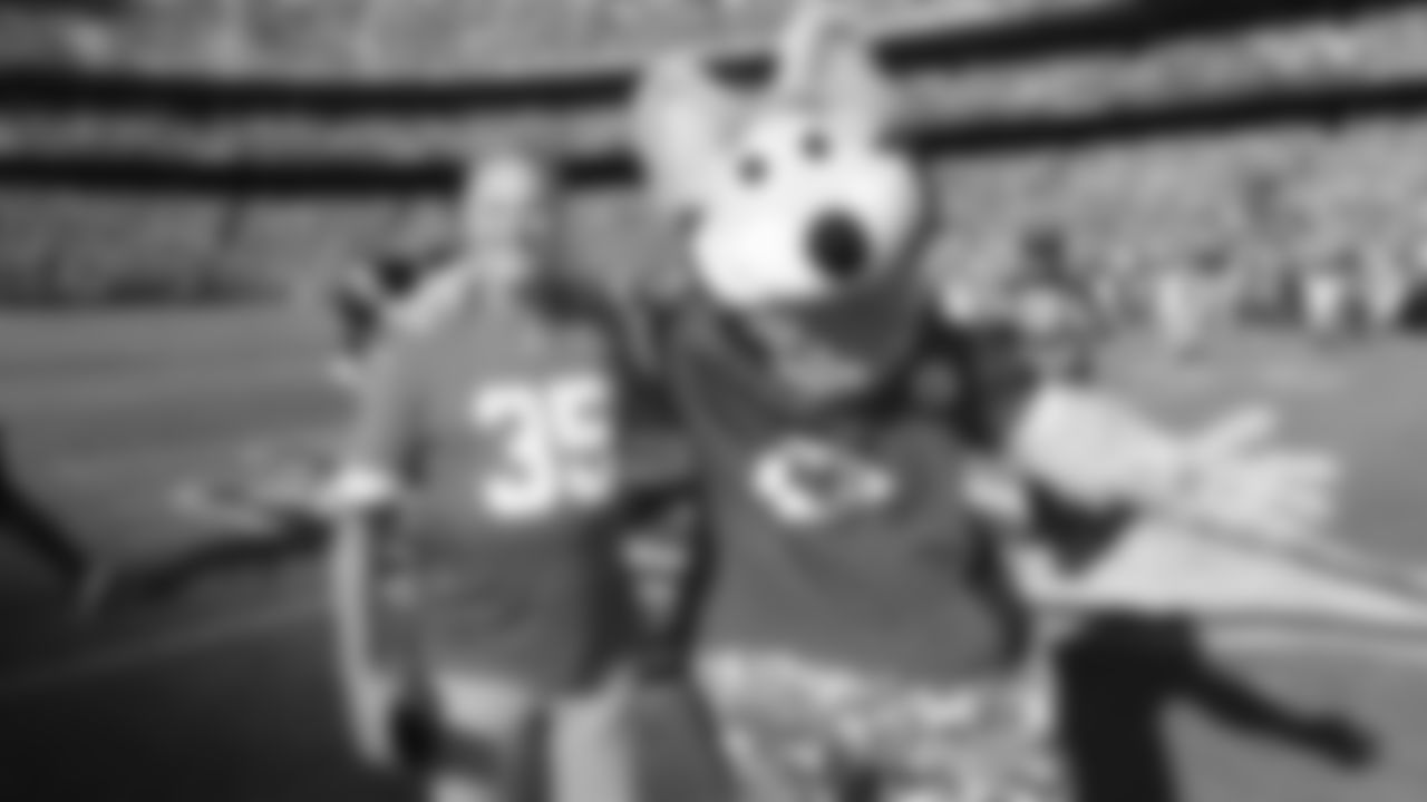 The Kansas City Chiefs face off against the Los Angeles Chargers at GEHA Field at Arrowhead Stadium on October 22, 2023.