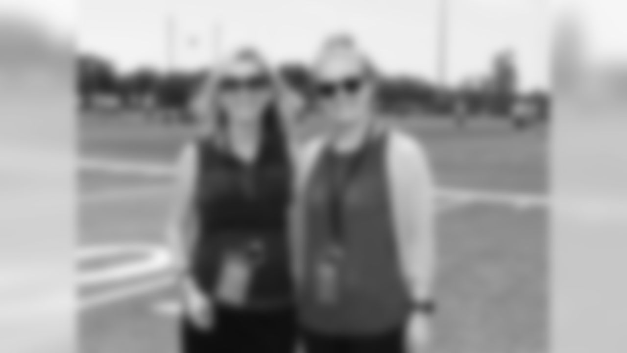 Kansas City Chiefs fans got their first look at the Chiefs in action at a live practice during Minicamp on Wednesday.