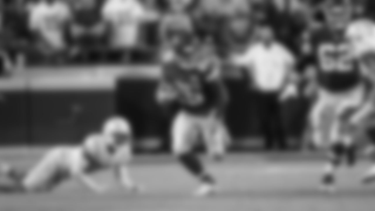 Kansas City Chiefs face off against the Los Angeles Chargers on GEHA Field at Arrowhead Stadium on September 15th, 2022.