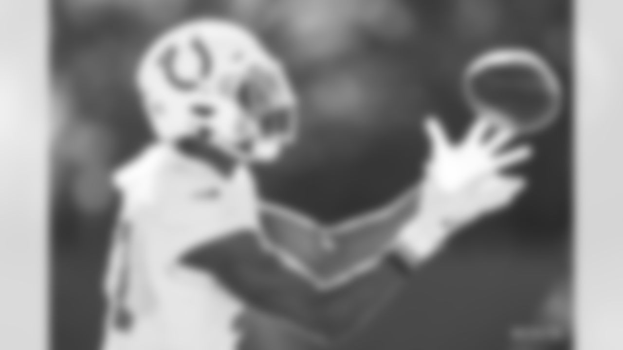 17 WR Mike Strachan