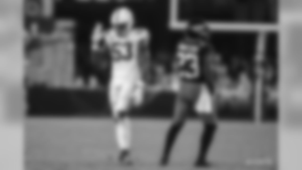 53 linebacker Darius Leonard