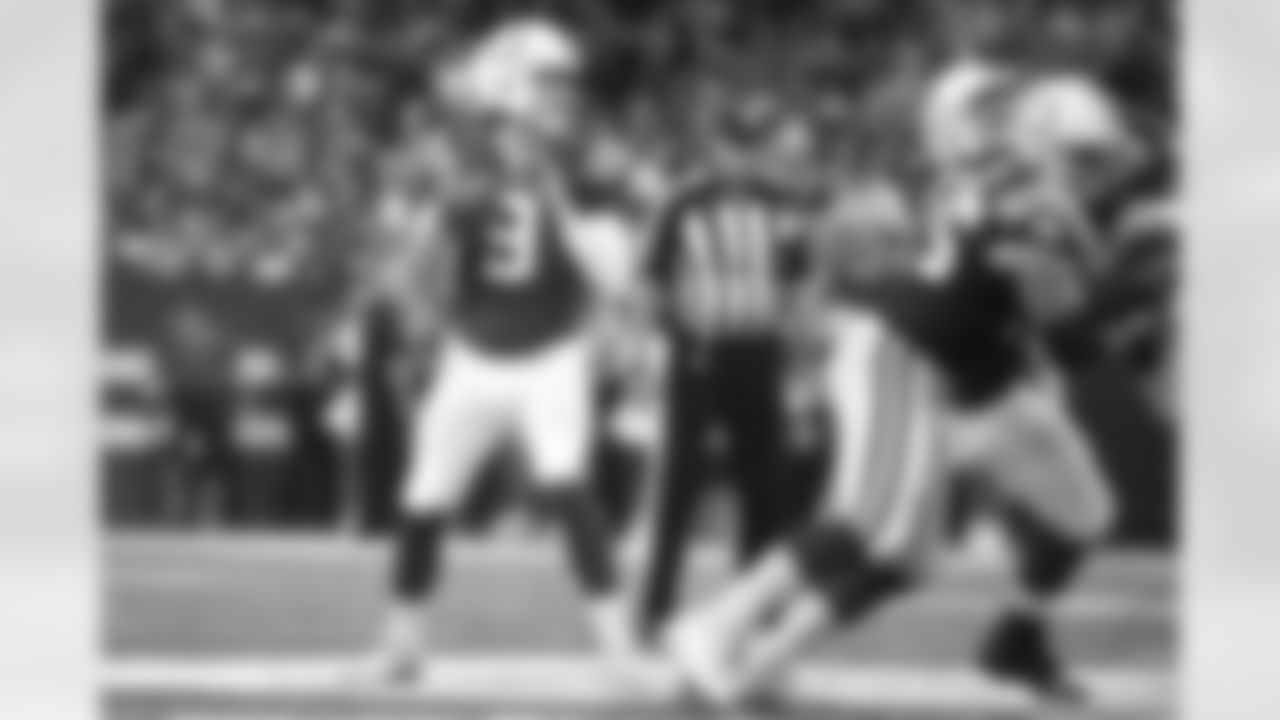 9 QB Nick Foles