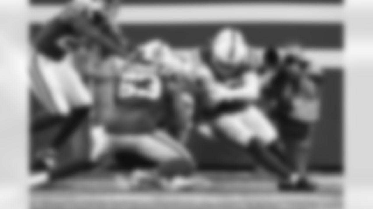 53 LB Darius Leonard, 0