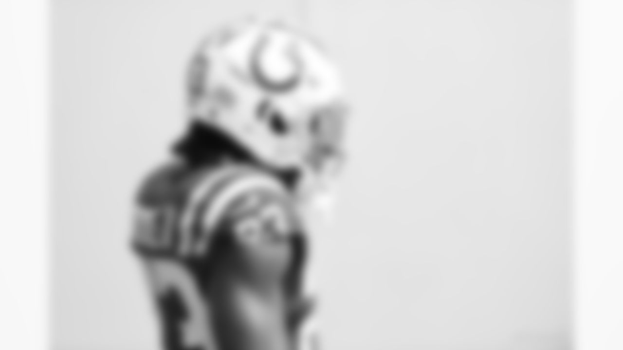 23 CB Kenny Moore II