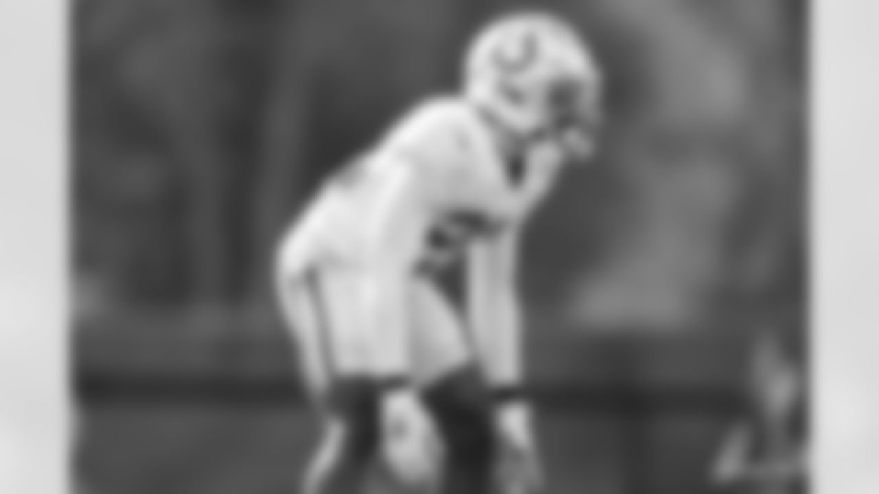 23 CB Kenny Moore II