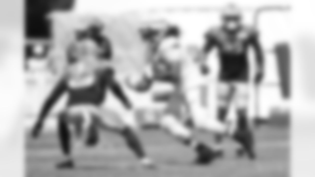 81 TE Mo Alie-Cox