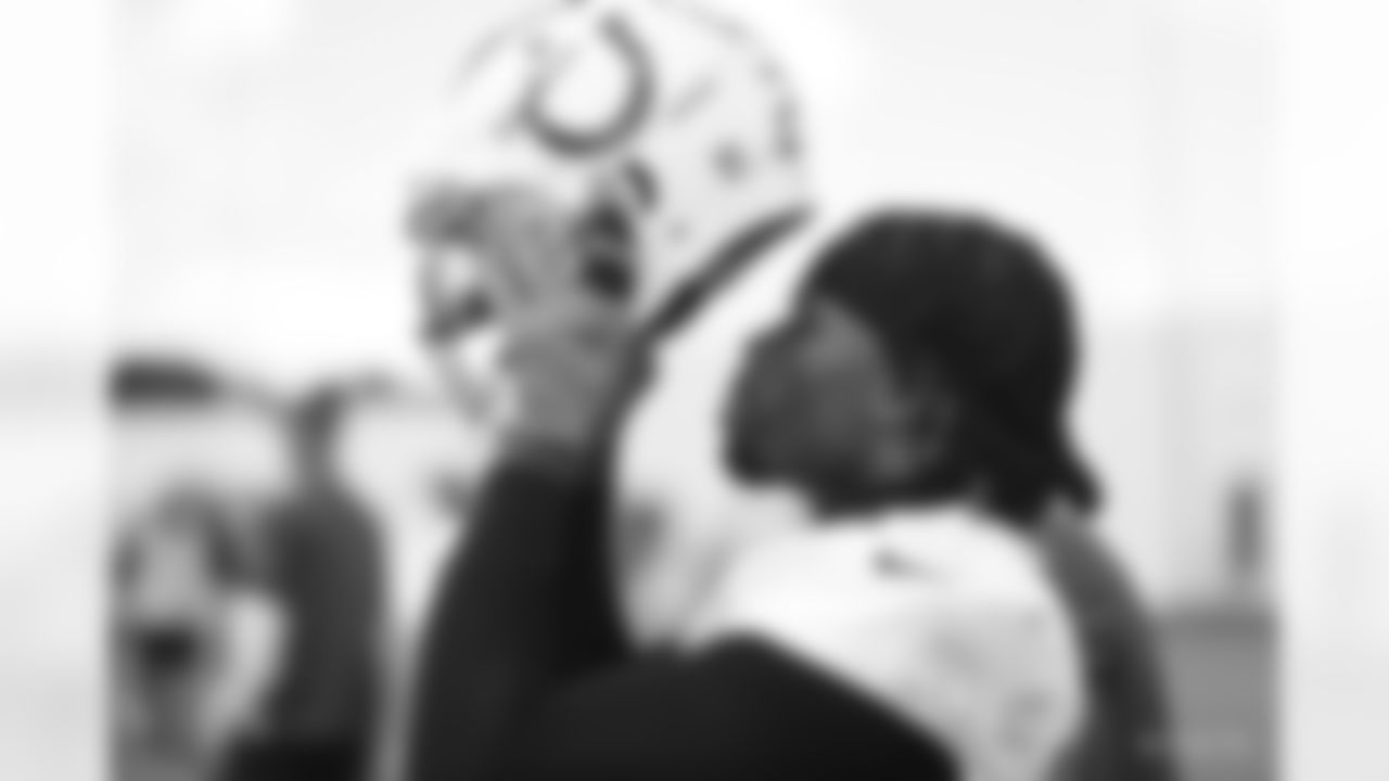 23 CB Kenny Moore II
