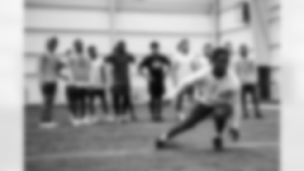 Players workout during Phase I of offseason workouts.
27 CB Kevin Toliver II,