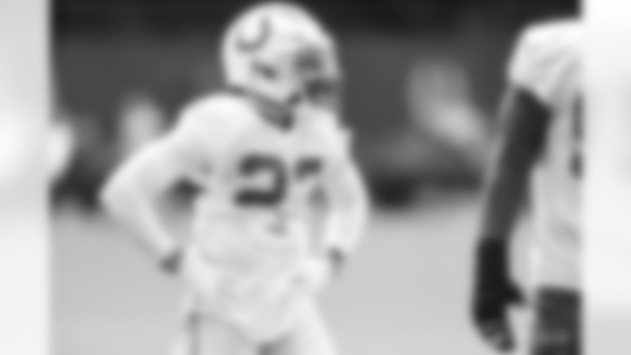 23 CB Kenny Moore II