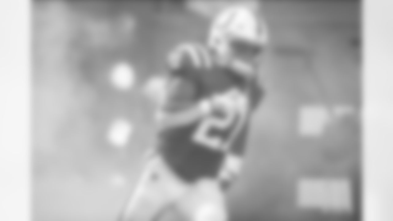 21 RB Nyheim Hines