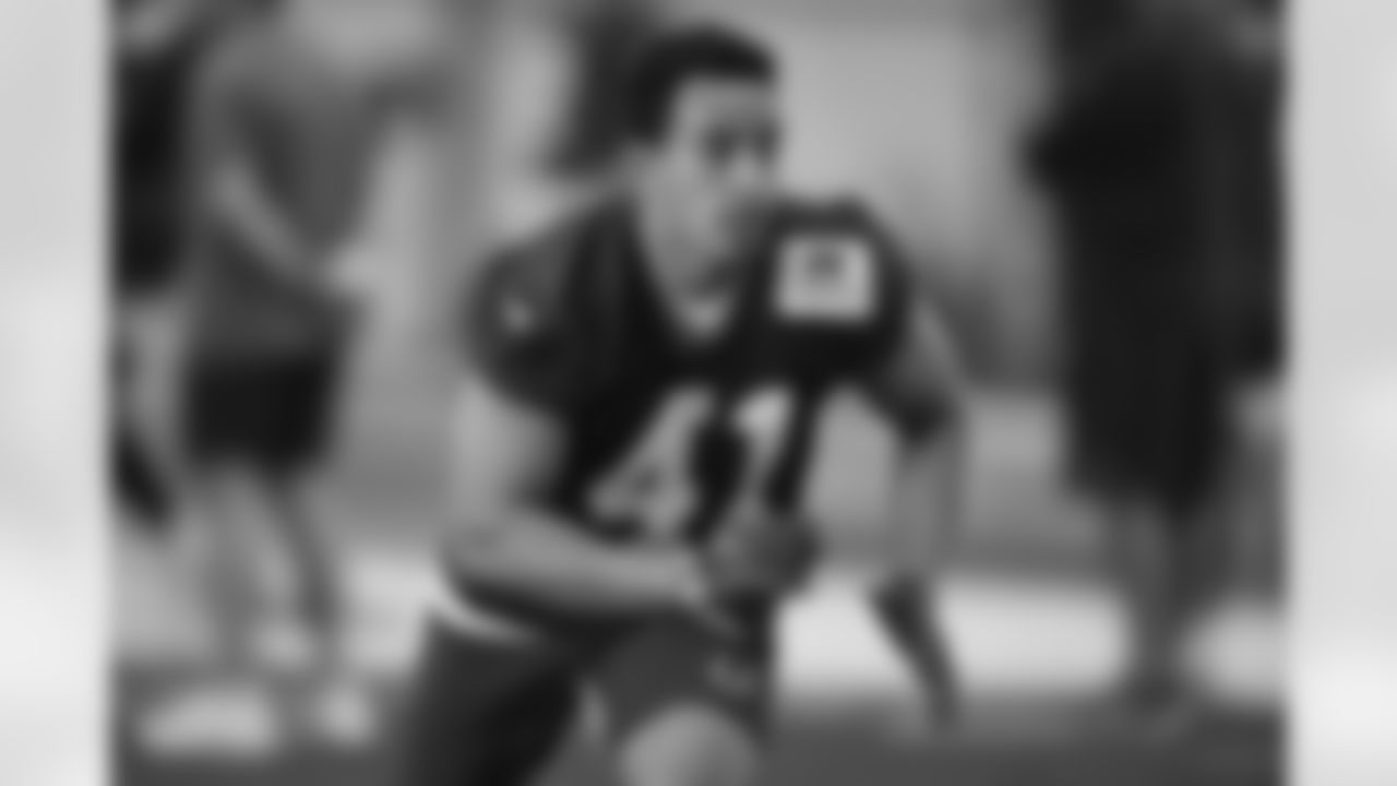 LB Isaiah Kaufusi, 6-2, 221