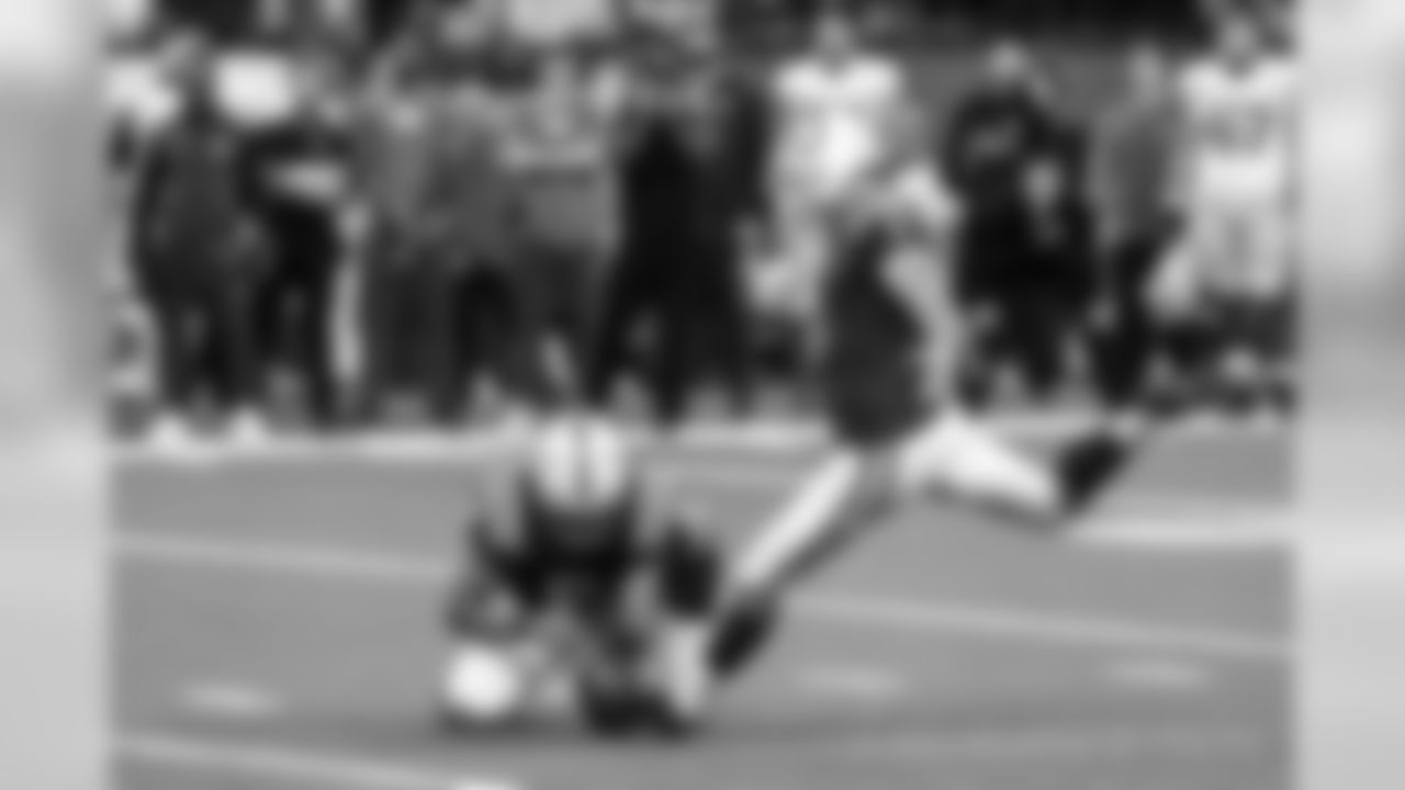 4 Vinatieri, Adam K 6-0 212 45 22 South Dakota State