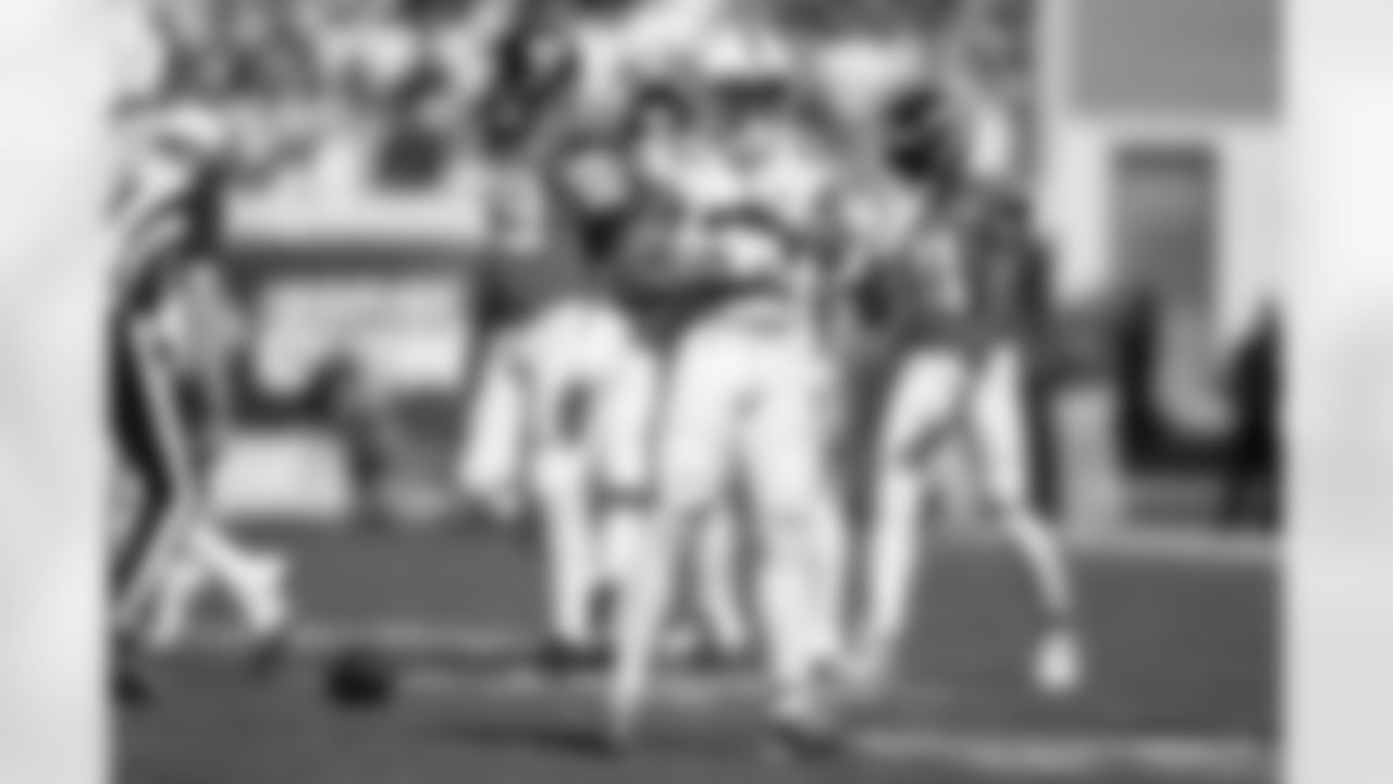23 CB Kenny Moore II