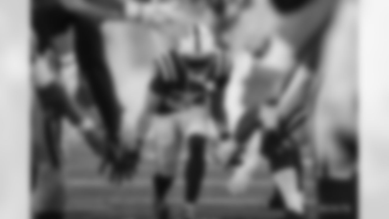 23 CB Kenny Moore II