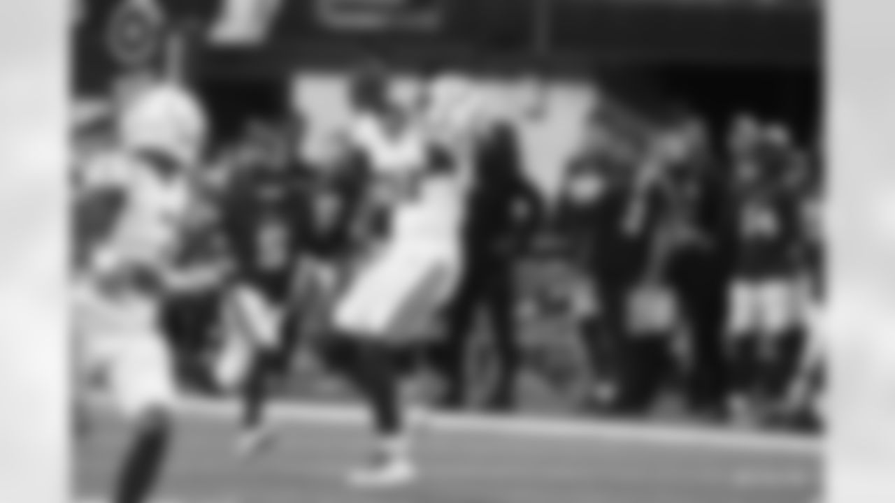 47 TE Jordan Thomas