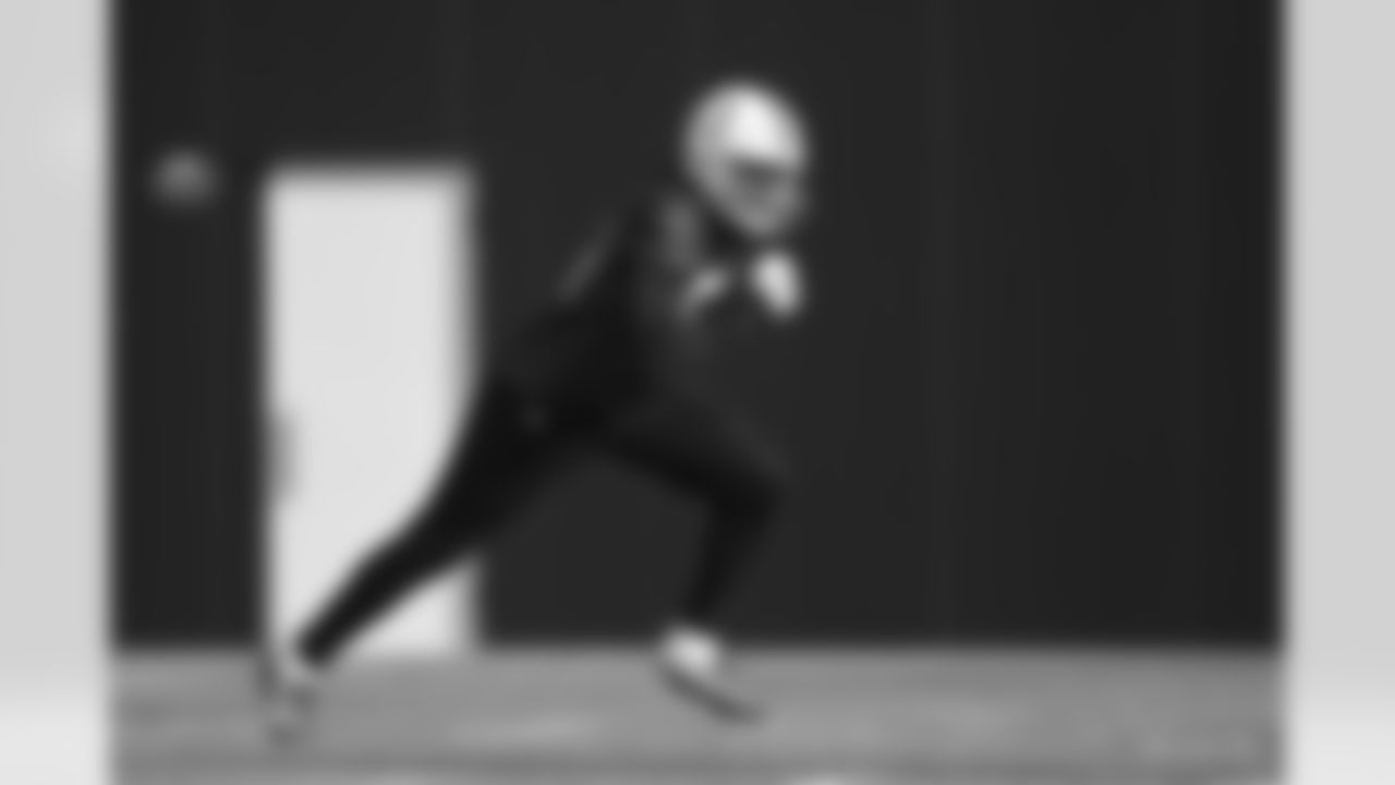 53 LB Darius Leonard