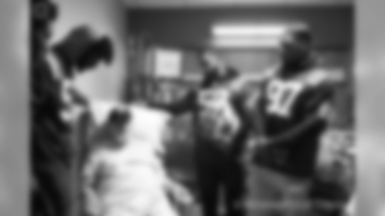 2018_1112_ CM_VAHospitalVisit0095