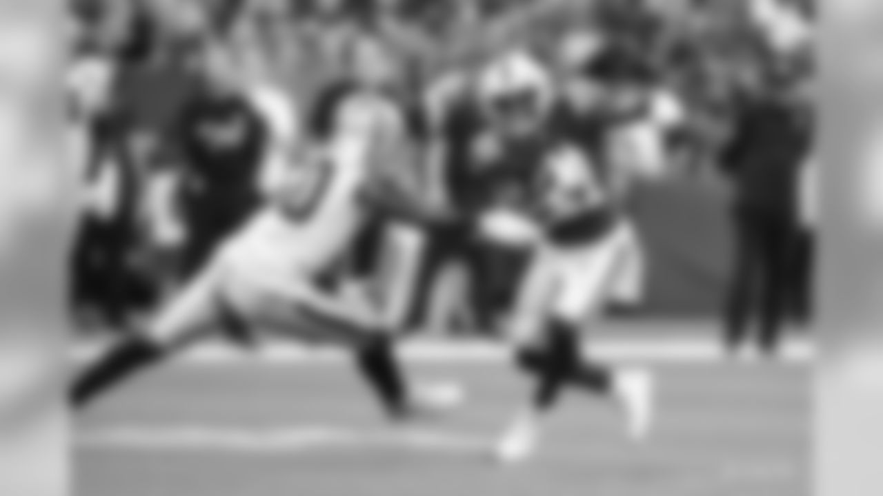 21 running back Nyheim Hines