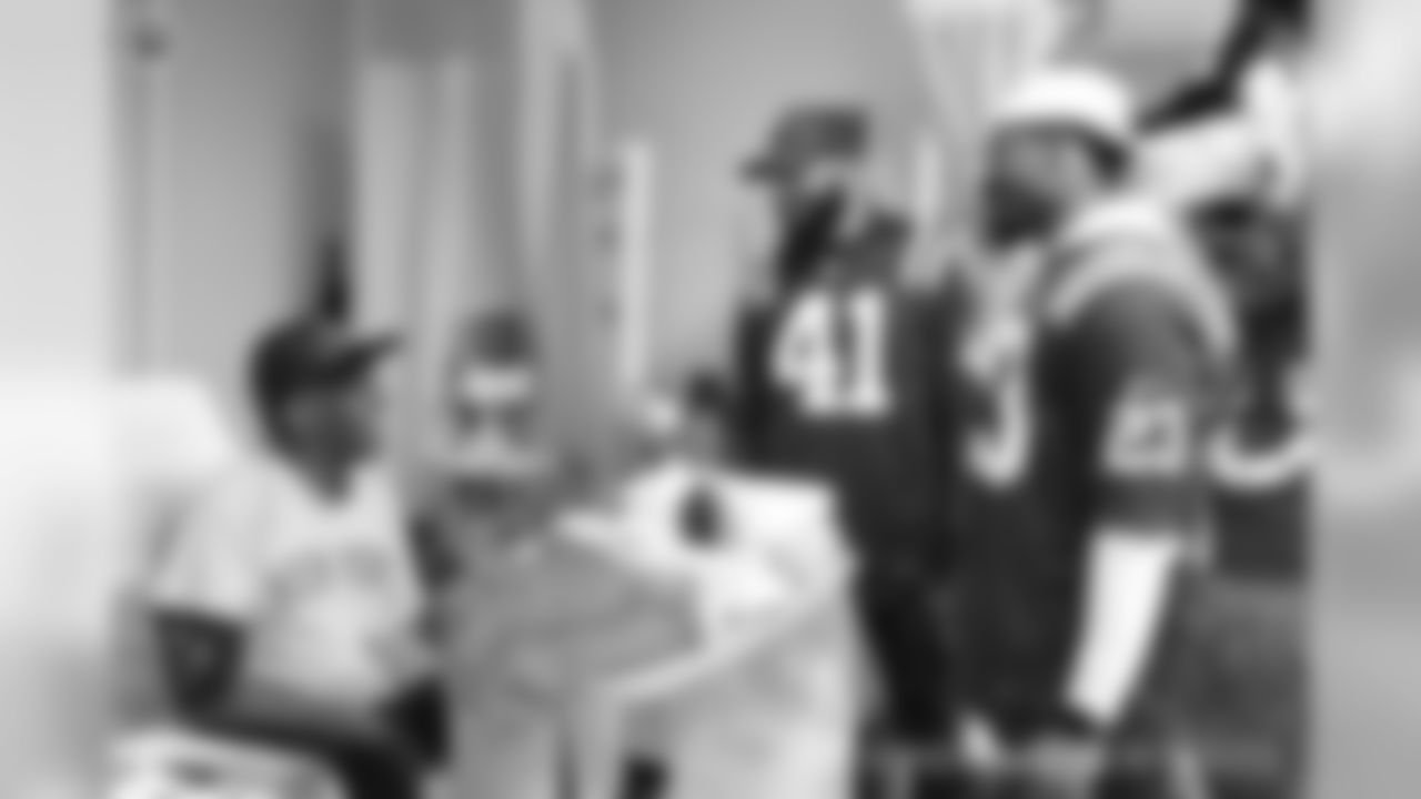 2018_1112_ CM_VAHospitalVisit0173