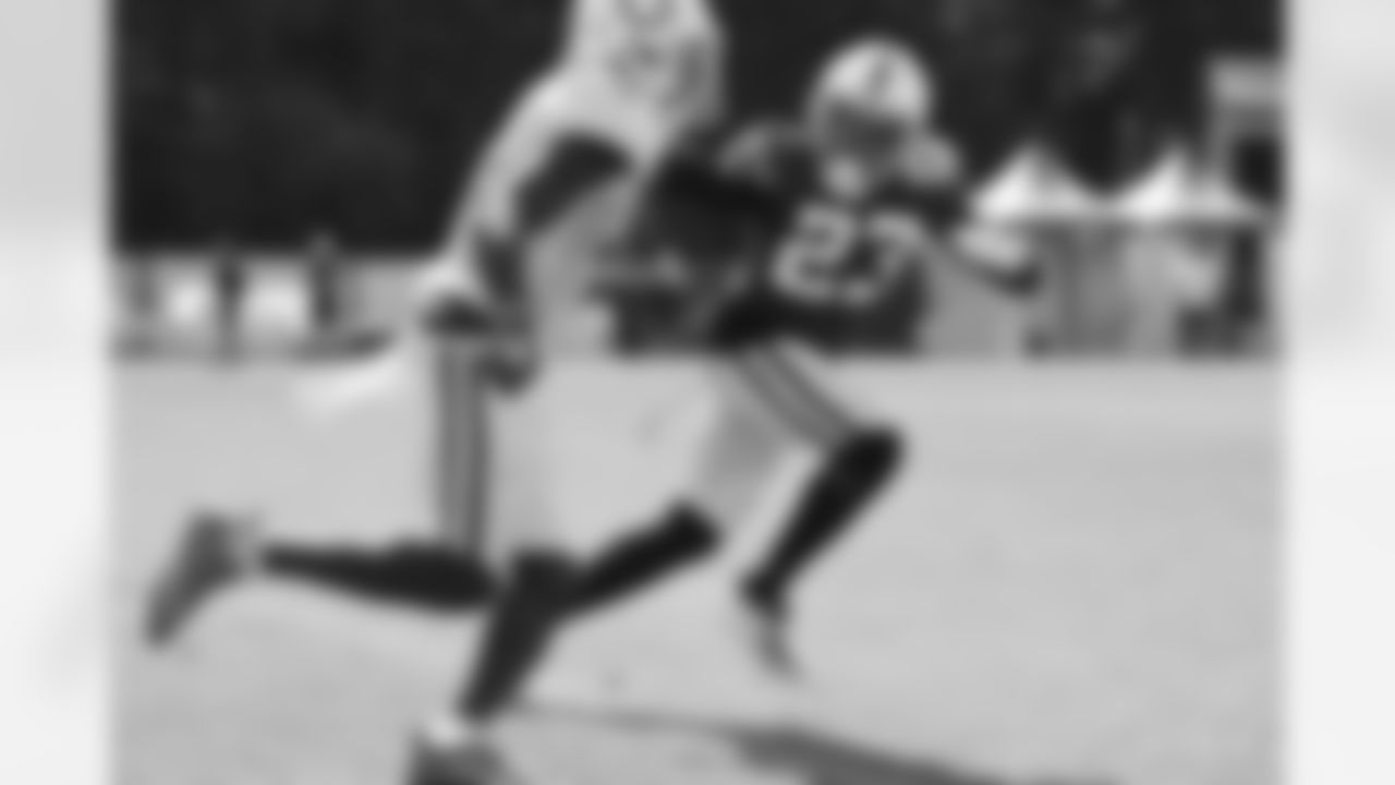 23 CB Kenny Moore II