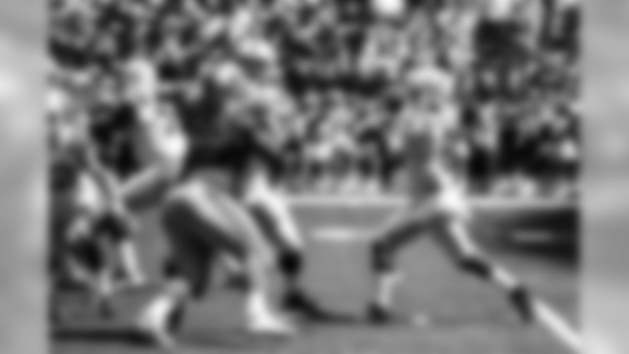 8 Walker, Phillip QB 5-11 216 22 R Temple