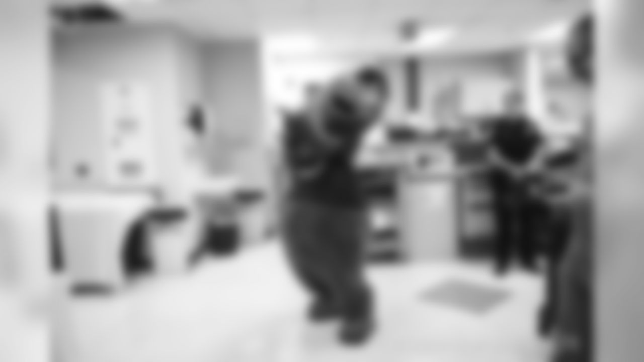 2018_1112_ CM_VAHospitalVisit0131