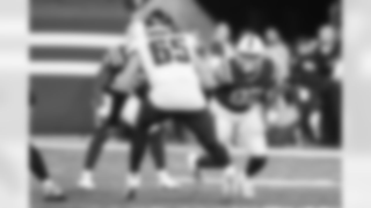 92 DE Kameron Cline
